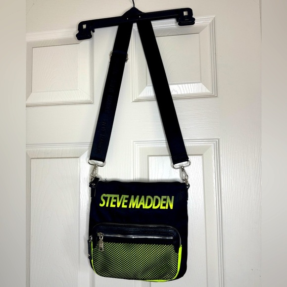 Steve Madden Black and Green Crossbody Bag - Picture 1 of 5